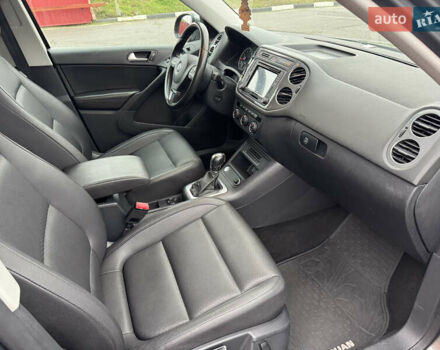 Серый Фольксваген Тигуан, объемом двигателя 2 л и пробегом 106 тыс. км за 15300 $, фото 9 на Automoto.ua