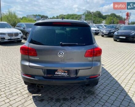 Серый Фольксваген Тигуан, объемом двигателя 1.98 л и пробегом 99 тыс. км за 12300 $, фото 4 на Automoto.ua