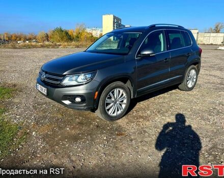 Серый Фольксваген Тигуан, объемом двигателя 2 л и пробегом 195 тыс. км за 13000 $, фото 1 на Automoto.ua