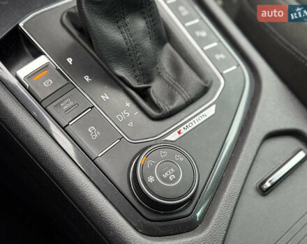 Сірий Фольксваген Тігуан, об'ємом двигуна 1.97 л та пробігом 149 тис. км за 23000 $, фото 32 на Automoto.ua