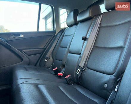 Серый Фольксваген Тигуан, объемом двигателя 2 л и пробегом 193 тыс. км за 13700 $, фото 10 на Automoto.ua