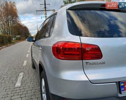 Сірий Фольксваген Тігуан, об'ємом двигуна 2 л та пробігом 190 тис. км за 11650 $, фото 4 на Automoto.ua