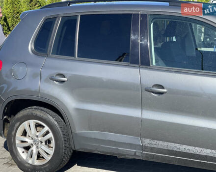 Сірий Фольксваген Тігуан, об'ємом двигуна 1.98 л та пробігом 148 тис. км за 13000 $, фото 3 на Automoto.ua