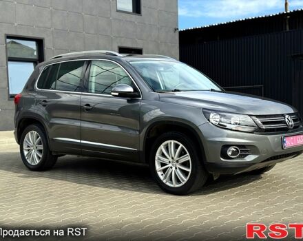 Серый Фольксваген Тигуан, объемом двигателя 2 л и пробегом 160 тыс. км за 13500 $, фото 1 на Automoto.ua