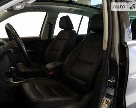 Сірий Фольксваген Тігуан, об'ємом двигуна 2 л та пробігом 131 тис. км за 2900 $, фото 8 на Automoto.ua