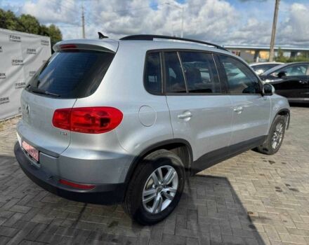 Серый Фольксваген Тигуан, объемом двигателя 2 л и пробегом 185 тыс. км за 8900 $, фото 3 на Automoto.ua