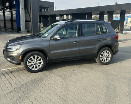 Сірий Фольксваген Тігуан, об'ємом двигуна 1.98 л та пробігом 120 тис. км за 12800 $, фото 2 на Automoto.ua