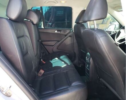 Сірий Фольксваген Тігуан, об'ємом двигуна 2 л та пробігом 120 тис. км за 7900 $, фото 10 на Automoto.ua