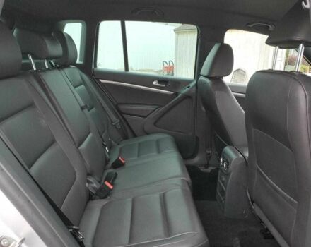 Сірий Фольксваген Тігуан, об'ємом двигуна 2 л та пробігом 126 тис. км за 3000 $, фото 7 на Automoto.ua