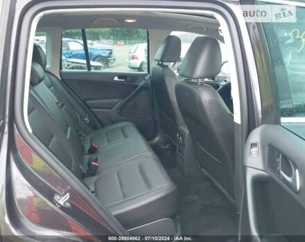 Серый Фольксваген Тигуан, объемом двигателя 2 л и пробегом 144 тыс. км за 3000 $, фото 12 на Automoto.ua