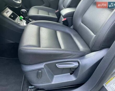 Сірий Фольксваген Тігуан, об'ємом двигуна 2 л та пробігом 133 тис. км за 13499 $, фото 16 на Automoto.ua