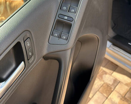 Серый Фольксваген Тигуан, объемом двигателя 1.98 л и пробегом 142 тыс. км за 12800 $, фото 27 на Automoto.ua