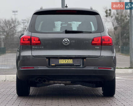 Серый Фольксваген Тигуан, объемом двигателя 2 л и пробегом 169 тыс. км за 12300 $, фото 13 на Automoto.ua