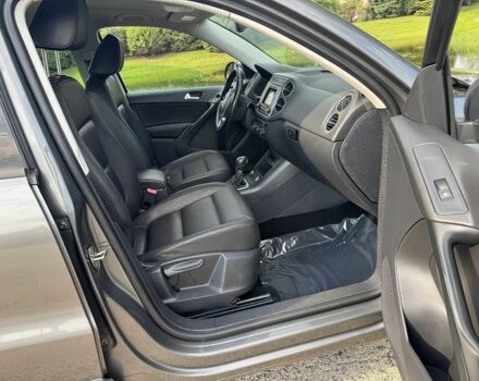 Серый Фольксваген Тигуан, объемом двигателя 2 л и пробегом 74 тыс. км за 7900 $, фото 11 на Automoto.ua