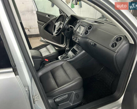 Серый Фольксваген Тигуан, объемом двигателя 1.98 л и пробегом 117 тыс. км за 14500 $, фото 13 на Automoto.ua