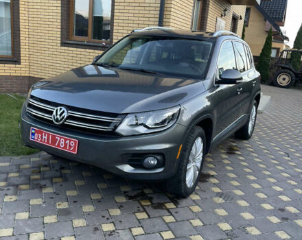 Сірий Фольксваген Тігуан, об'ємом двигуна 2 л та пробігом 205 тис. км за 10800 $, фото 1 на Automoto.ua
