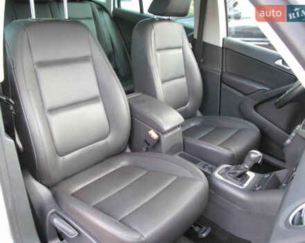 Серый Фольксваген Тигуан, объемом двигателя 2 л и пробегом 186 тыс. км за 14900 $, фото 60 на Automoto.ua