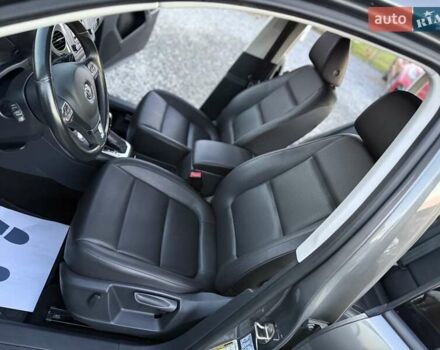 Серый Фольксваген Тигуан, объемом двигателя 2 л и пробегом 135 тыс. км за 11950 $, фото 57 на Automoto.ua