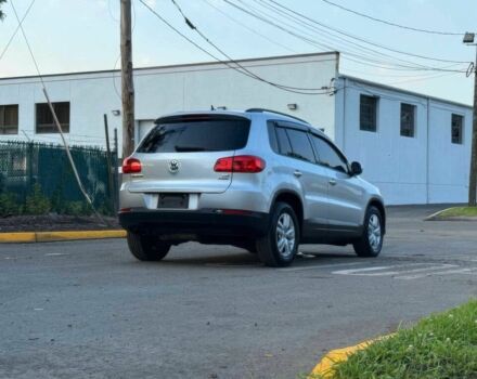 Серый Фольксваген Тигуан, объемом двигателя 2 л и пробегом 74 тыс. км за 7000 $, фото 4 на Automoto.ua