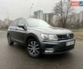 Серый Фольксваген Тигуан, объемом двигателя 1.98 л и пробегом 170 тыс. км за 18999 $, фото 3 на Automoto.ua