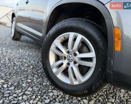 Серый Фольксваген Тигуан, объемом двигателя 2 л и пробегом 135 тыс. км за 11950 $, фото 9 на Automoto.ua
