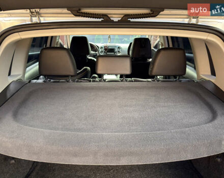 Серый Фольксваген Тигуан, объемом двигателя 1.98 л и пробегом 142 тыс. км за 12800 $, фото 14 на Automoto.ua