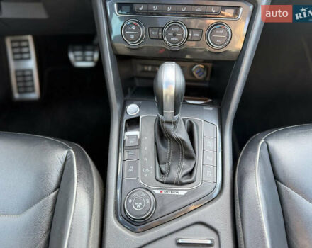 Серый Фольксваген Тигуан, объемом двигателя 1.98 л и пробегом 232 тыс. км за 26500 $, фото 26 на Automoto.ua