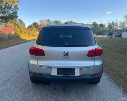 Серый Фольксваген Тигуан, объемом двигателя 2 л и пробегом 78 тыс. км за 4600 $, фото 5 на Automoto.ua