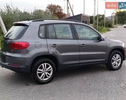 Сірий Фольксваген Тігуан, об'ємом двигуна 2 л та пробігом 205 тис. км за 12200 $, фото 14 на Automoto.ua