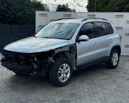 Серый Фольксваген Тигуан, объемом двигателя 2 л и пробегом 185 тыс. км за 8900 $, фото 1 на Automoto.ua