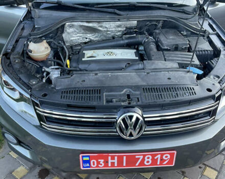 Сірий Фольксваген Тігуан, об'ємом двигуна 2 л та пробігом 205 тис. км за 10800 $, фото 22 на Automoto.ua