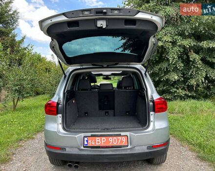 Серый Фольксваген Тигуан, объемом двигателя 2 л и пробегом 128 тыс. км за 15000 $, фото 8 на Automoto.ua