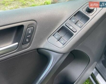 Сірий Фольксваген Тігуан, об'ємом двигуна 2 л та пробігом 133 тис. км за 13499 $, фото 19 на Automoto.ua