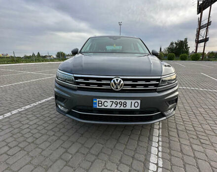 Серый Фольксваген Тигуан, объемом двигателя 2 л и пробегом 245 тыс. км за 26999 $, фото 2 на Automoto.ua