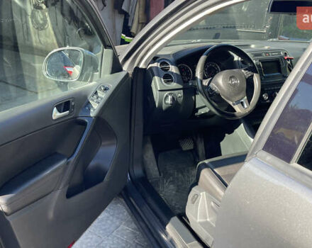 Сірий Фольксваген Тігуан, об'ємом двигуна 1.98 л та пробігом 148 тис. км за 13000 $, фото 23 на Automoto.ua