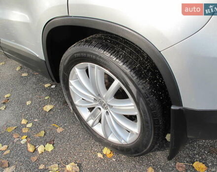 Серый Фольксваген Тигуан, объемом двигателя 2 л и пробегом 186 тыс. км за 14900 $, фото 16 на Automoto.ua