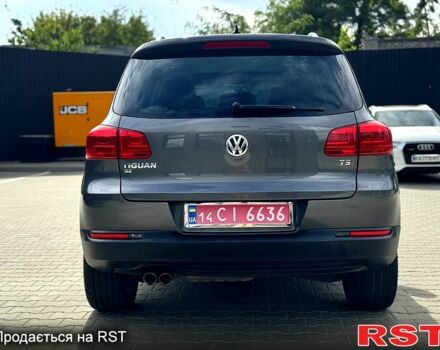 Серый Фольксваген Тигуан, объемом двигателя 2 л и пробегом 160 тыс. км за 13500 $, фото 4 на Automoto.ua