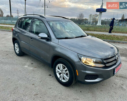 Сірий Фольксваген Тігуан, об'ємом двигуна 2 л та пробігом 150 тис. км за 12300 $, фото 6 на Automoto.ua