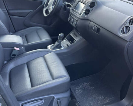 Сірий Фольксваген Тігуан, об'ємом двигуна 2 л та пробігом 205 тис. км за 10800 $, фото 10 на Automoto.ua