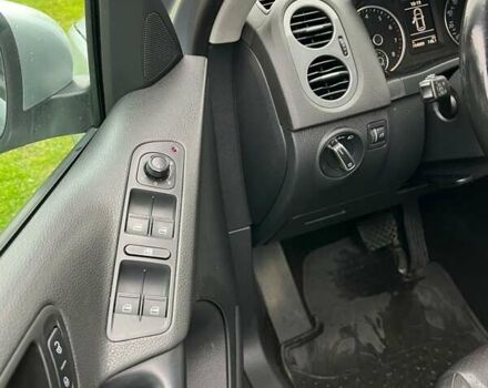 Сірий Фольксваген Тігуан, об'ємом двигуна 2 л та пробігом 204 тис. км за 13200 $, фото 13 на Automoto.ua