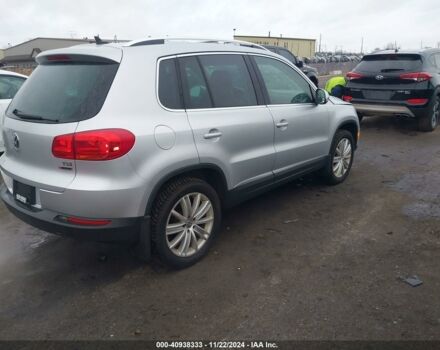 Сірий Фольксваген Тігуан, об'ємом двигуна 2 л та пробігом 151 тис. км за 10800 $, фото 5 на Automoto.ua