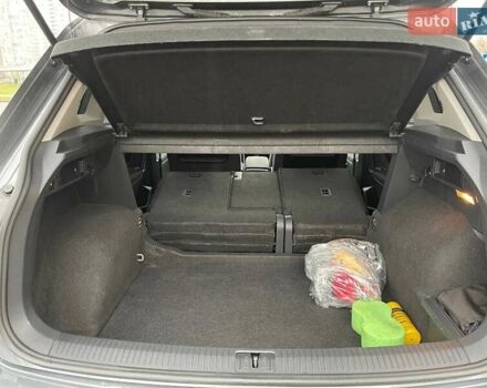 Серый Фольксваген Тигуан, объемом двигателя 1.98 л и пробегом 170 тыс. км за 18999 $, фото 39 на Automoto.ua