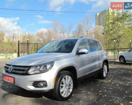 Серый Фольксваген Тигуан, объемом двигателя 2 л и пробегом 186 тыс. км за 14900 $, фото 2 на Automoto.ua