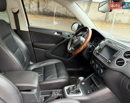 Серый Фольксваген Тигуан, объемом двигателя 2 л и пробегом 163 тыс. км за 15700 $, фото 47 на Automoto.ua