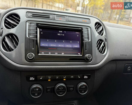 Серый Фольксваген Тигуан, объемом двигателя 2 л и пробегом 163 тыс. км за 15700 $, фото 38 на Automoto.ua