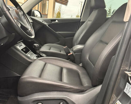 Сірий Фольксваген Тігуан, об'ємом двигуна 1.98 л та пробігом 196 тис. км за 12900 $, фото 11 на Automoto.ua