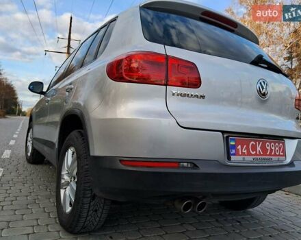 Сірий Фольксваген Тігуан, об'ємом двигуна 2 л та пробігом 190 тис. км за 11650 $, фото 23 на Automoto.ua