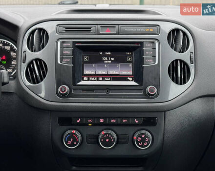 Серый Фольксваген Тигуан, объемом двигателя 2 л и пробегом 169 тыс. км за 12300 $, фото 25 на Automoto.ua