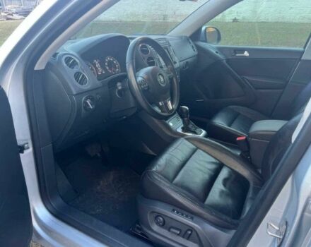 Серый Фольксваген Тигуан, объемом двигателя 2 л и пробегом 78 тыс. км за 4600 $, фото 8 на Automoto.ua