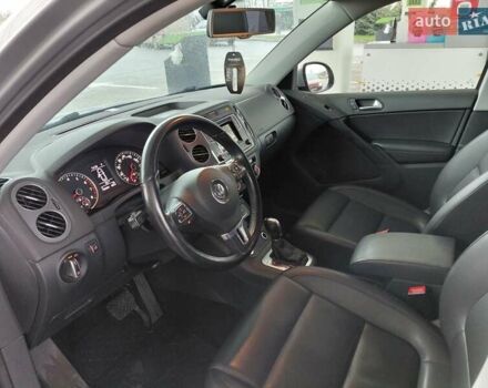 Серый Фольксваген Тигуан, объемом двигателя 1.98 л и пробегом 143 тыс. км за 12950 $, фото 24 на Automoto.ua